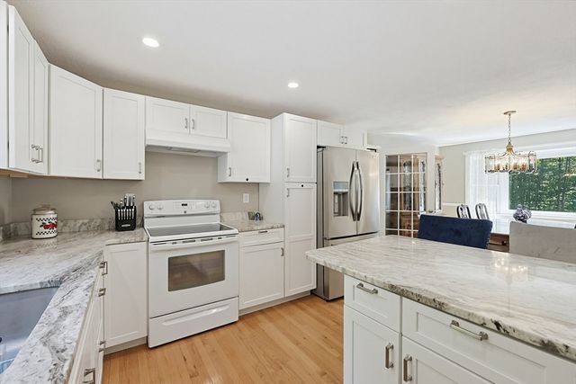 170 Rocky Hill Rd, Rehoboth, MA 02769