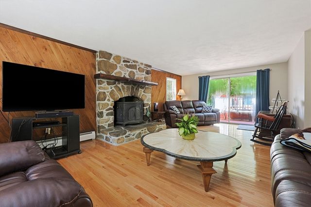 170 Rocky Hill Rd, Rehoboth, MA 02769