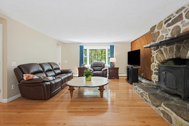 170 Rocky Hill Rd, Rehoboth, MA 02769
