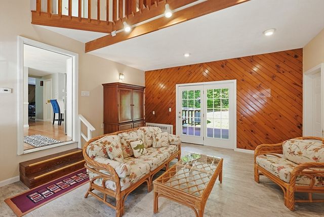 170 Rocky Hill Rd, Rehoboth, MA 02769