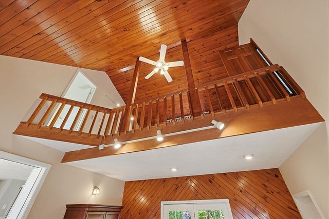 170 Rocky Hill Rd, Rehoboth, MA 02769