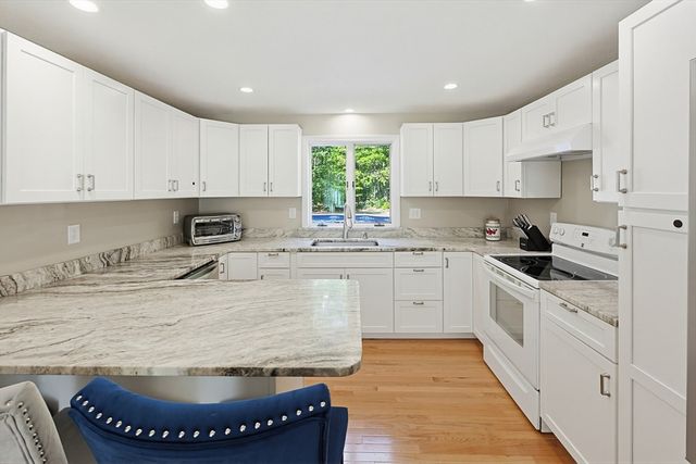 170 Rocky Hill Rd, Rehoboth, MA 02769
