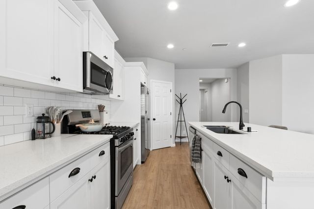 640 Wood Crest Avenue, Madera, CA 93636