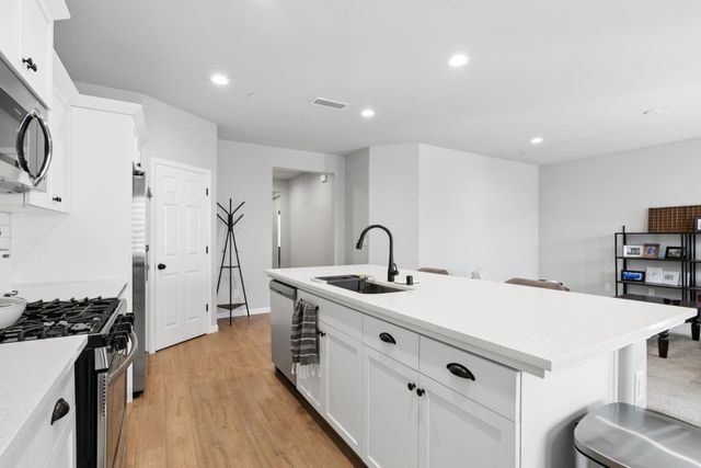 640 Wood Crest Avenue, Madera, CA 93636