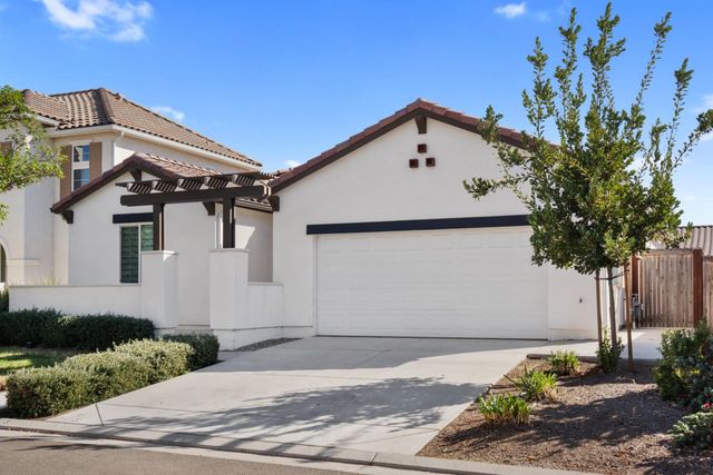 640 Wood Crest Avenue, Madera, CA 93636