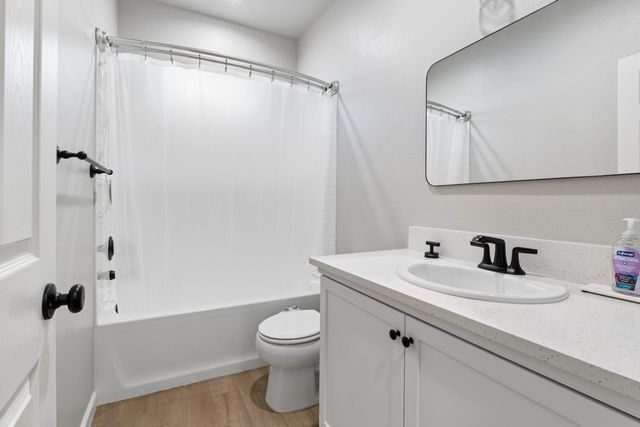 640 Wood Crest Avenue, Madera, CA 93636
