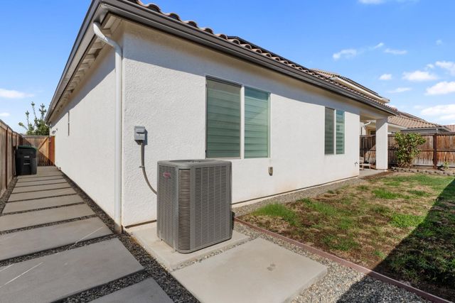 640 Wood Crest Avenue, Madera, CA 93636