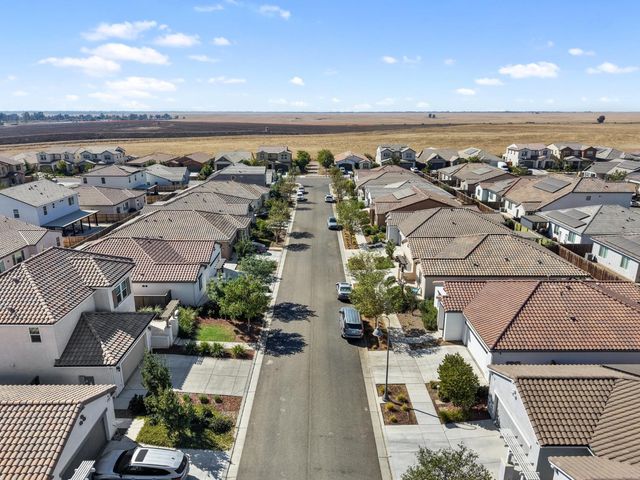 640 Wood Crest Avenue, Madera, CA 93636