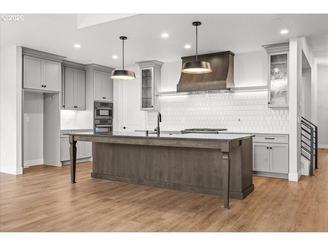 760 N V St, Washougal, WA 98671