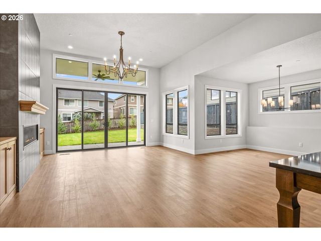 760 N V St, Washougal, WA 98671