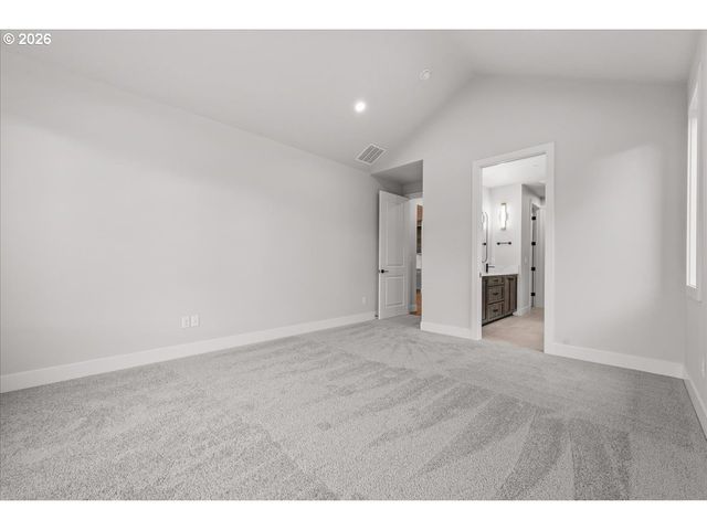 760 N V St, Washougal, WA 98671