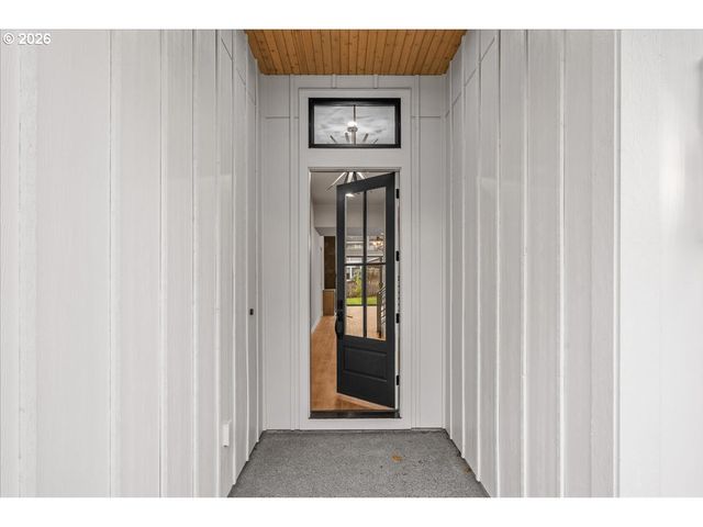 760 N V St, Washougal, WA 98671