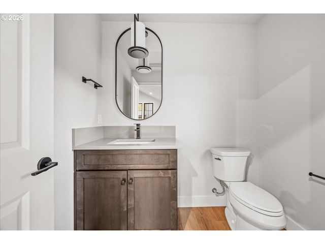 760 N V St, Washougal, WA 98671