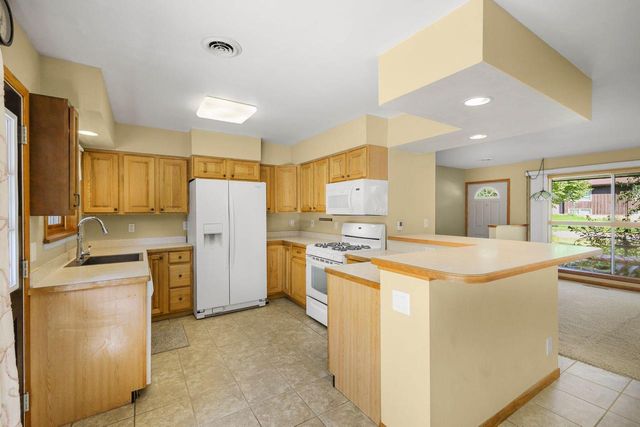 5805 Yorkshire ROAD, Madison, WI 53711