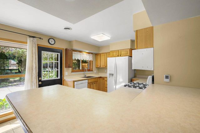 5805 Yorkshire ROAD, Madison, WI 53711