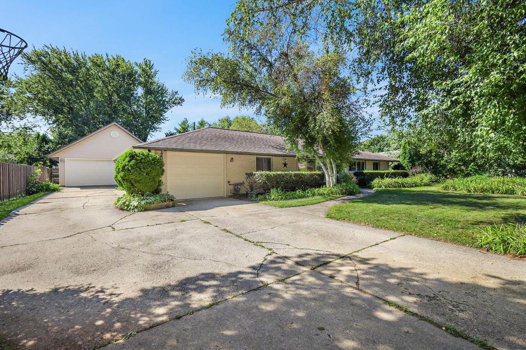 5805 Yorkshire ROAD, Madison, WI 53711