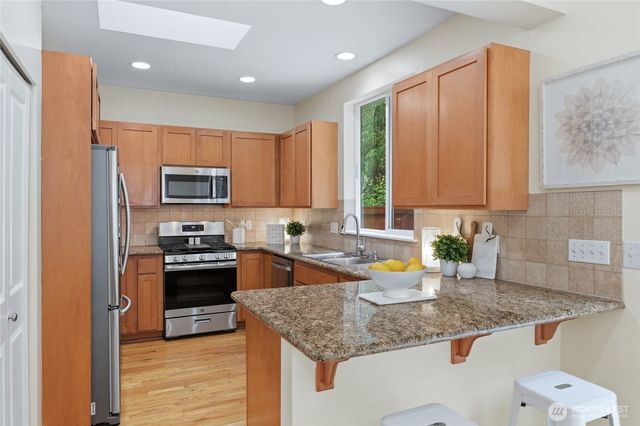 8738 233rd Place NE, Redmond, WA 98053