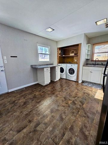 2418 Hazelwood Avenue, Fort Wayne, IN 46805