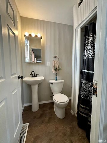 2418 Hazelwood Avenue, Fort Wayne, IN 46805