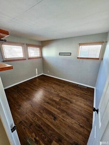 2418 Hazelwood Avenue, Fort Wayne, IN 46805