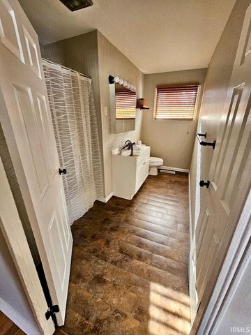 2418 Hazelwood Avenue, Fort Wayne, IN 46805