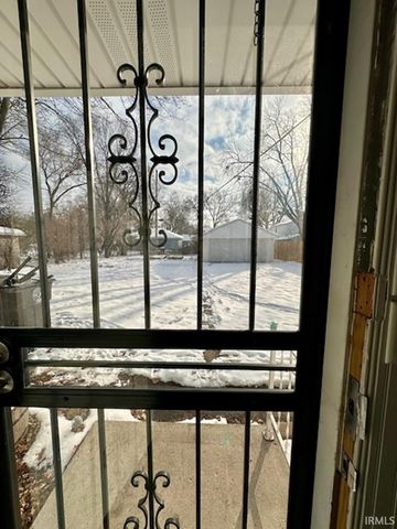 2418 Hazelwood Avenue, Fort Wayne, IN 46805