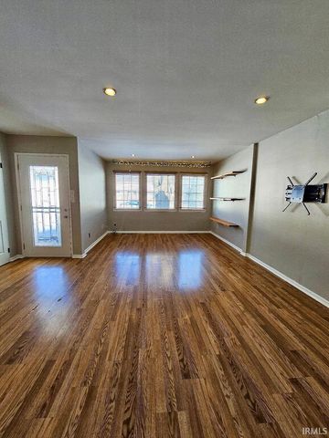 2418 Hazelwood Avenue, Fort Wayne, IN 46805