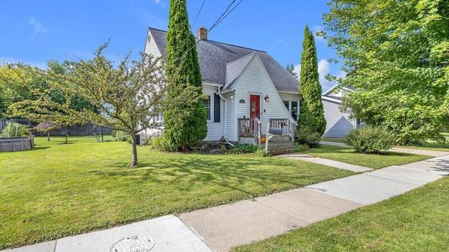 1513 E Harriet STREET, Appleton, WI 54915