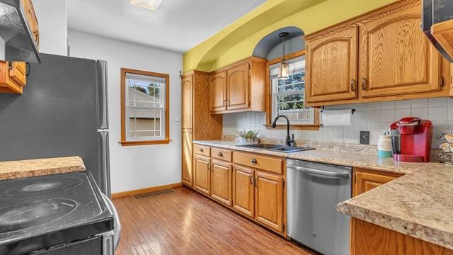 1513 E Harriet STREET, Appleton, WI 54915