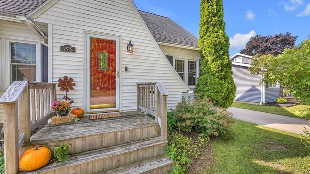 1513 E Harriet STREET, Appleton, WI 54915