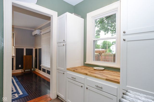2745 N College Avenue, Indianapolis, IN 46205