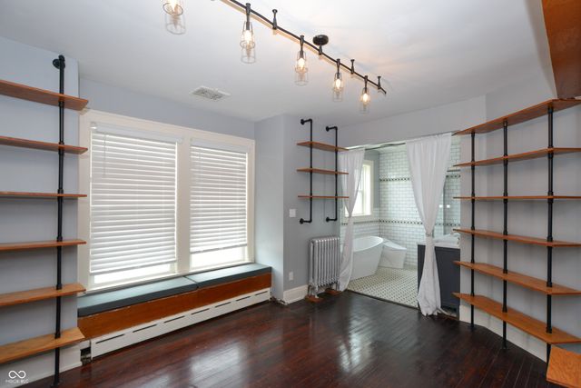 2745 N College Avenue, Indianapolis, IN 46205