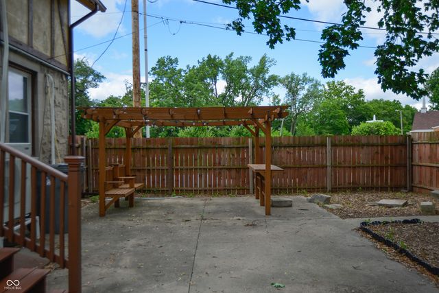 2745 N College Avenue, Indianapolis, IN 46205