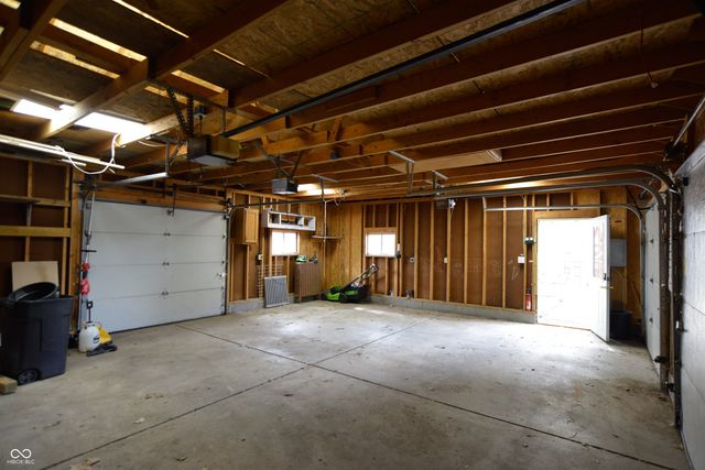 2745 N College Avenue, Indianapolis, IN 46205