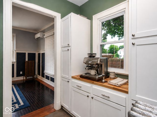 2745 N College Avenue, Indianapolis, IN 46205