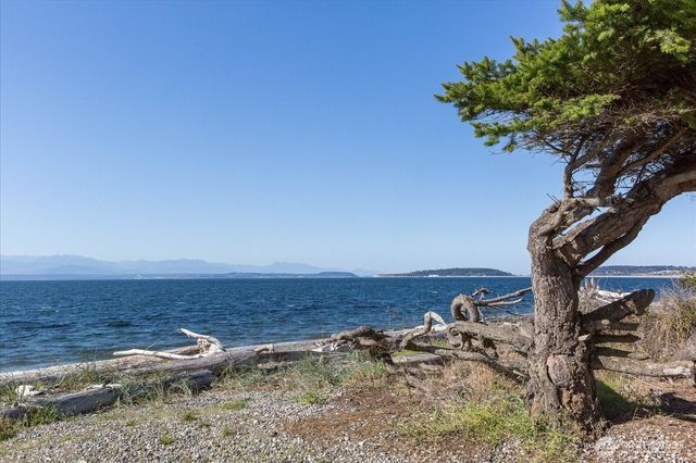 1243 Russell Drive, Coupeville, WA 98239