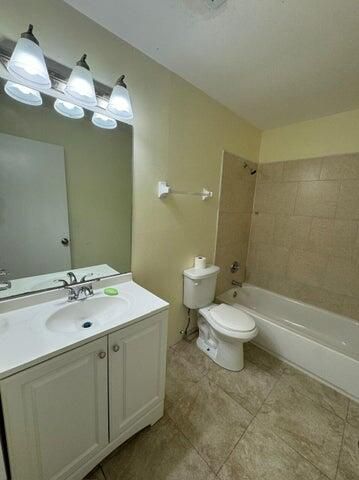 2206 NW 59th Terrace 81-E, Lauderhill, FL 33313