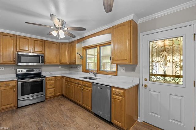 236 Sierra DR, Chesapeake, VA 23322