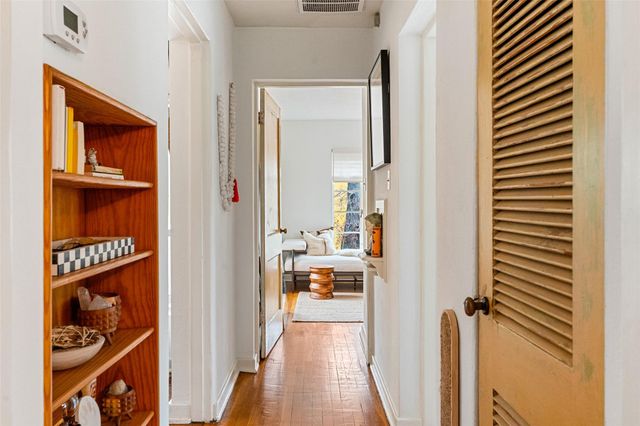 1304 Kirkwood RD B, Austin, TX 78722