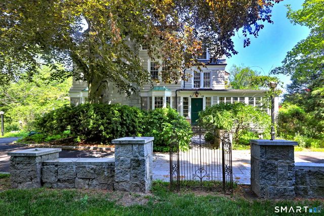 25 Center Road, Woodbridge, CT 06525