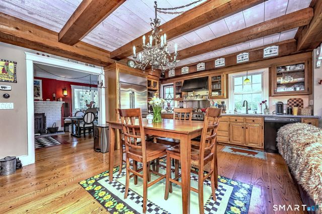 25 Center Road, Woodbridge, CT 06525