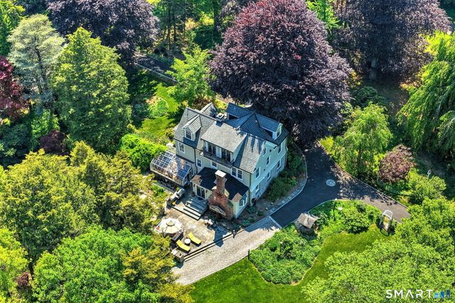 25 Center Road, Woodbridge, CT 06525