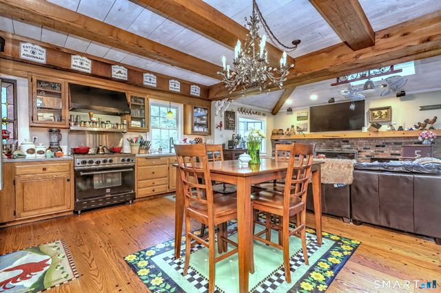 25 Center Road, Woodbridge, CT 06525