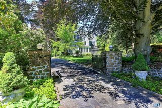 25 Center Road, Woodbridge, CT 06525
