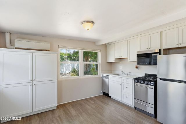 8001 N 5TH Avenue, Phoenix, AZ 85021