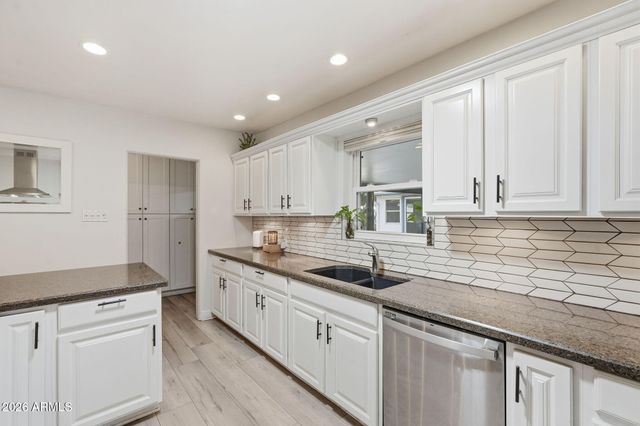 8001 N 5TH Avenue, Phoenix, AZ 85021