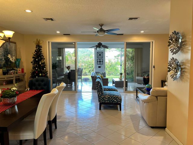 6787 Via Regina, Boca Raton, FL 33433