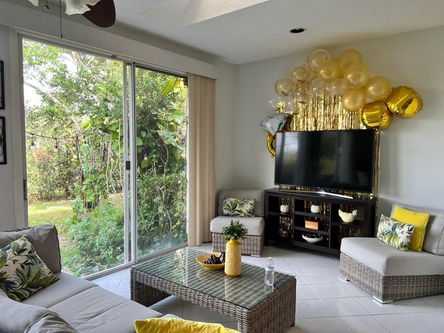 6787 Via Regina, Boca Raton, FL 33433