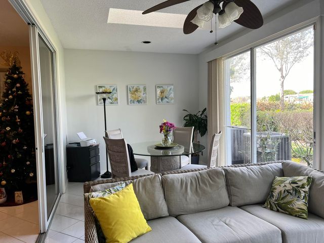 6787 Via Regina, Boca Raton, FL 33433