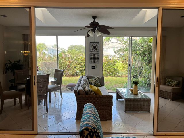 6787 Via Regina, Boca Raton, FL 33433